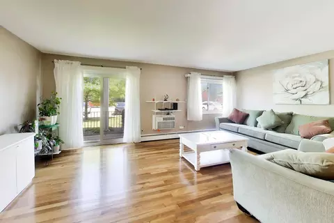Living - 9518 Dee Rd #1E, Des Plaines, IL 60016 photo 1 of 2