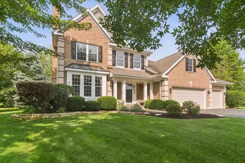 15 Dorchester Ct, Hawthorn Woods, IL 60047
