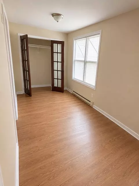 Bedroom - 1401 E 72nd Pl, Chicago, IL 60619 photo 4 of 9