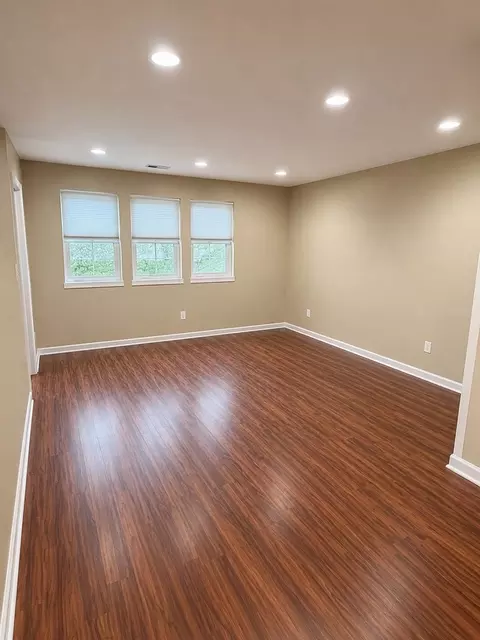 Living - 1401 E 72nd Pl, Chicago, IL 60619 photo 1 of 3
