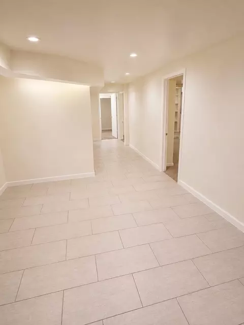 Entry Way - 1401 E 72nd Pl, Chicago, IL 60619 photo 5 of 5