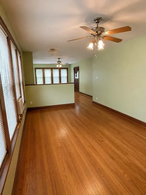 Living - 1401 E 72nd Pl, Chicago, IL 60619 photo 2 of 3
