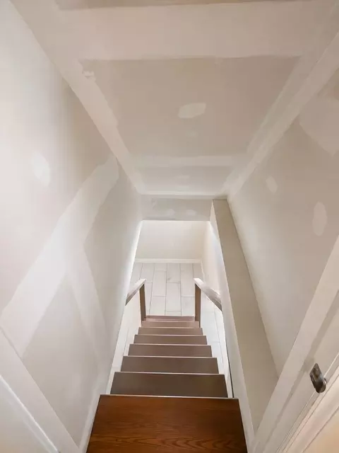 Entry Way - 1401 E 72nd Pl, Chicago, IL 60619 photo 4 of 5