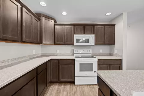 Kitchen - 400 E Franklin St E #201, Eldridge, IA 52748 photo 6 of 6
