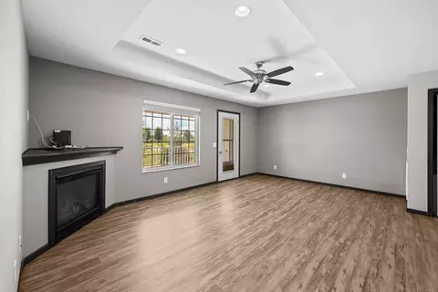 Living - 400 E Franklin St E #201, Eldridge, IA 52748 photo 2 of 4