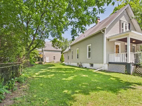 Exterior - 952 Larkin Ave, Elgin, IL 60123 photo 4 of 4