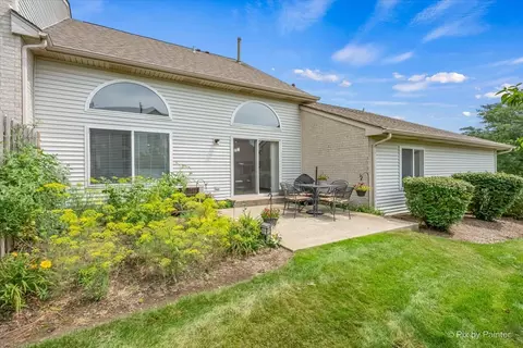 Exterior - 1715 Pine St, Mchenry, IL 60050 photo 4 of 5