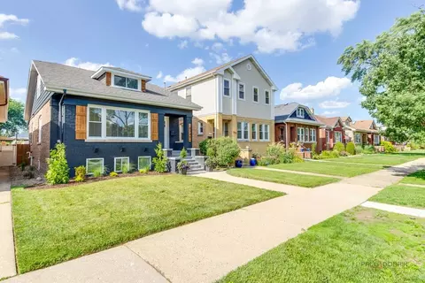 5748 W Eastwood Ave, Chicago, IL 60630
