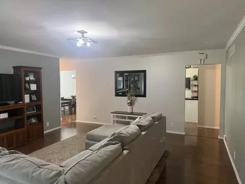 Living - 10468 Chayla Rd, Marion, IL 62959 photo 1 of 4