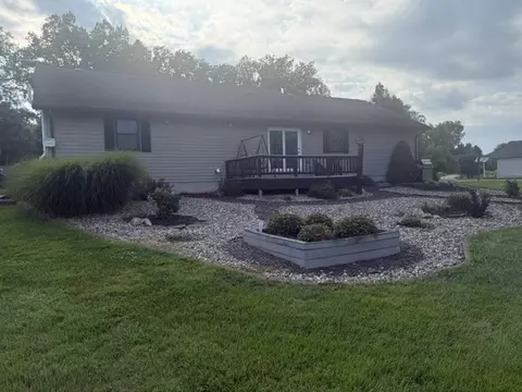 Exterior - 10468 Chayla Rd, Marion, IL 62959 photo 7 of 11