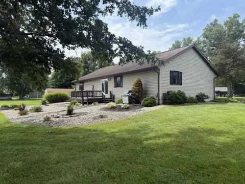 Exterior - 10468 Chayla Rd, Marion, IL 62959 photo 7 of 15