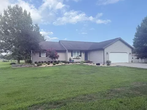 Exterior - 10468 Chayla Rd, Marion, IL 62959 photo 2 of 11