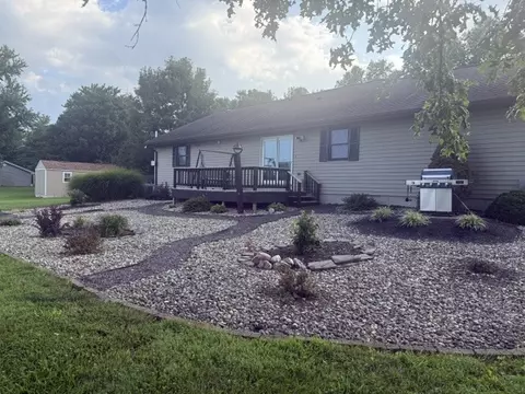Exterior - 10468 Chayla Rd, Marion, IL 62959 photo 6 of 11