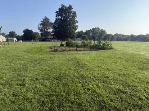 Exterior - 10468 Chayla Rd, Marion, IL 62959 photo 10 of 11
