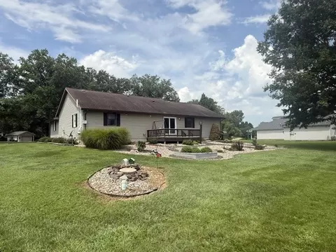 Exterior - 10468 Chayla Rd, Marion, IL 62959 photo 10 of 15