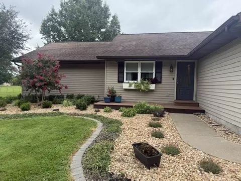 Exterior - 10468 Chayla Rd, Marion, IL 62959 photo 3 of 11