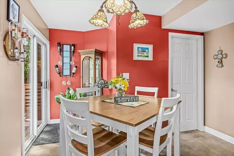 Dining - 817 S Spring Rd, Elmhurst, IL 60126 photo 1 of 2
