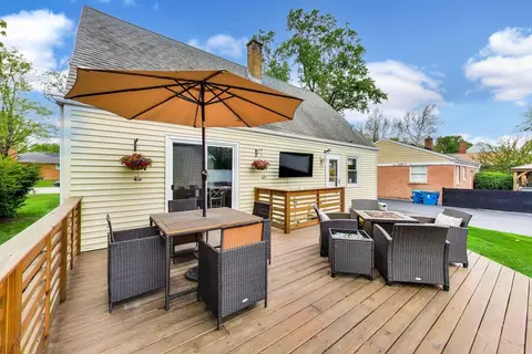 Exterior - 817 S Spring Rd, Elmhurst, IL 60126 photo 5 of 14