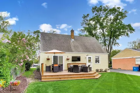 Exterior - 817 S Spring Rd, Elmhurst, IL 60126 photo 10 of 14