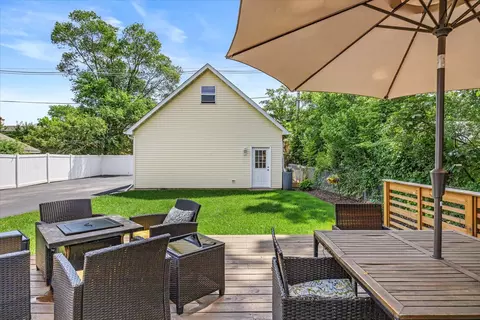 Exterior - 817 S Spring Rd, Elmhurst, IL 60126 photo 9 of 14