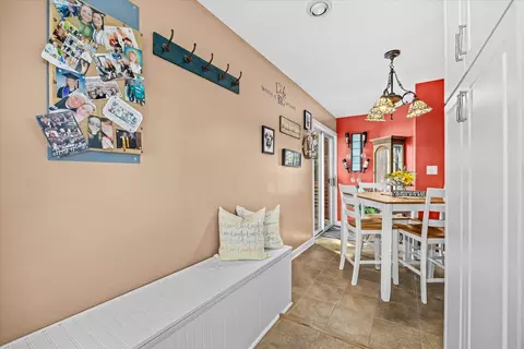 Entry Way - 817 S Spring Rd, Elmhurst, IL 60126 photo 1 of 2