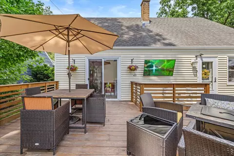 Exterior - 817 S Spring Rd, Elmhurst, IL 60126 photo 6 of 14