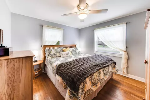Bedroom - 817 S Spring Rd, Elmhurst, IL 60126 photo 1 of 4