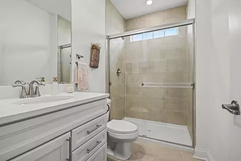 Bath - 16116 S Clearwater Dr, Plainfield, IL 60586 photo 1 of 4