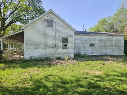Exterior - 501 S Chicago, Dewitt, IL 61735 photo 2 of 6