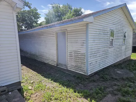 Exterior - 501 S Chicago, Dewitt, IL 61735 photo 6 of 6