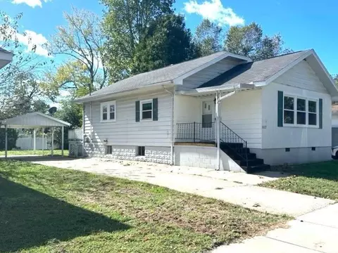 2027 Herbert St, Murphysboro, IL 62966