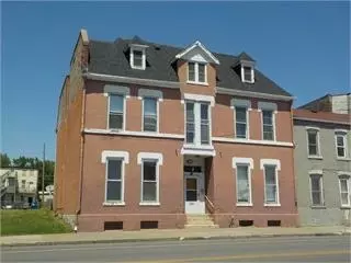 710 W 3rd St, Davenport, IA 52802