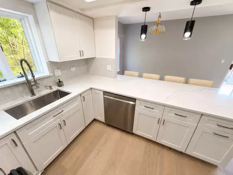 Kitchen - 1653 River St #306, Des Plaines, IL 60016 photo 3 of 3