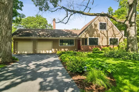 255 West Ln, Lake Zurich, IL 60047