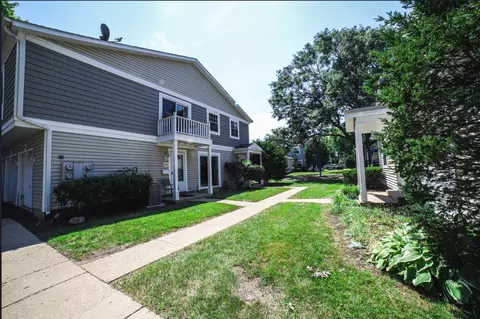 Exterior - 1205 Quincy Ct, Wheeling, IL 60090 photo 2 of 6
