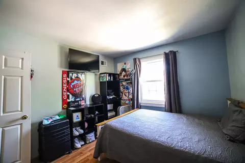 Bedroom - 1205 Quincy Ct, Wheeling, IL 60090 photo 4 of 4