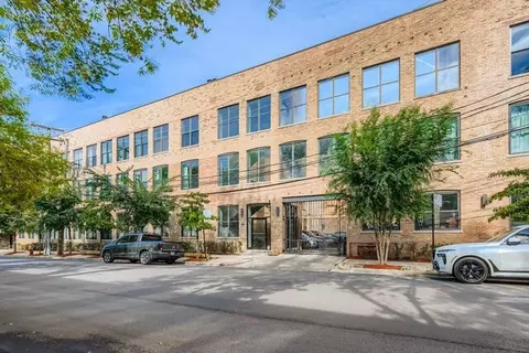 1760 W Wrightwood Ave #305, Chicago, IL 60614
