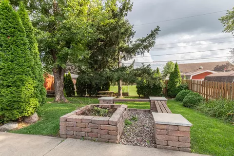 Exterior - 1027 W 3rd St, Spring Valley, IL 61362 photo 4 of 8
