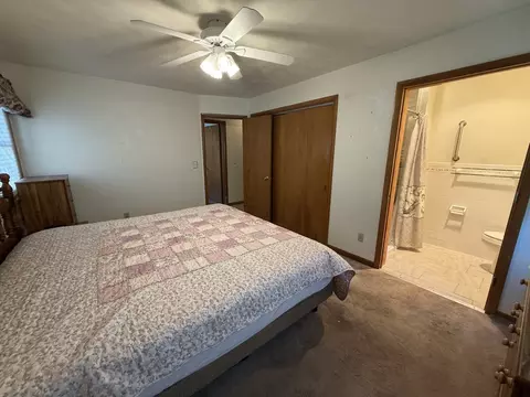 Bedroom - 7 Edgewood Dr, Kewanee, IL 61443 photo 2 of 5