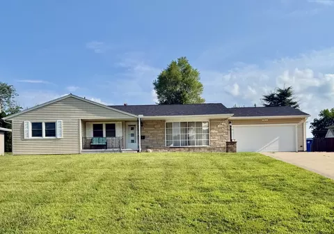 Exterior - 7 Edgewood Dr, Kewanee, IL 61443 photo 3 of 5