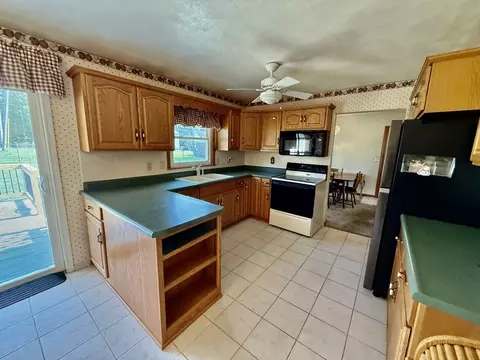 Kitchen - 7 Edgewood Dr, Kewanee, IL 61443 photo 5 of 5