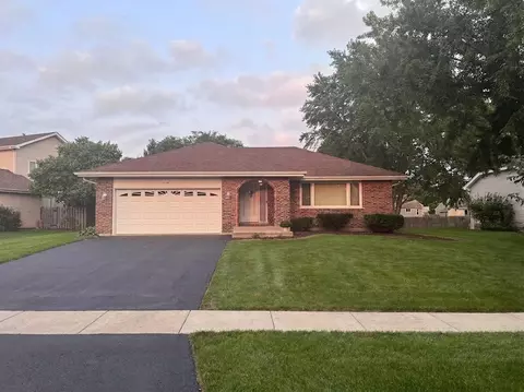 1166 Tracie Dr, Lake Zurich, IL 60047