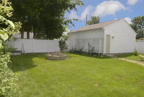 Exterior - 534 2nd Ave, Ottawa, IL 61350 photo 4 of 8