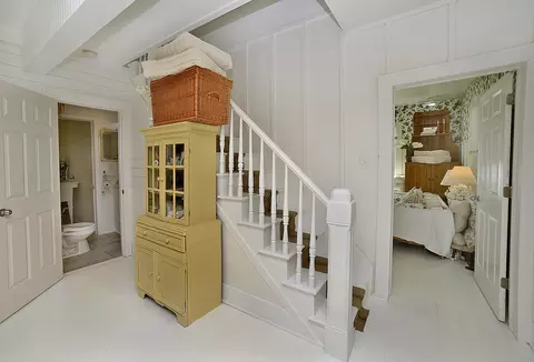 Entry Way - 534 2nd Ave, Ottawa, IL 61350 photo 1 of 2