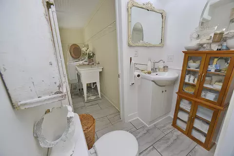 Bath - 534 2nd Ave, Ottawa, IL 61350 photo 1 of 3