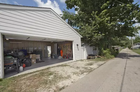 Exterior - 534 2nd Ave, Ottawa, IL 61350 photo 6 of 8