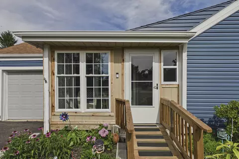 Exterior - 207 Second St, Elgin, IL 60123 photo 3 of 15