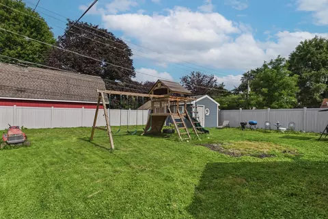Exterior - 207 Second St, Elgin, IL 60123 photo 12 of 15