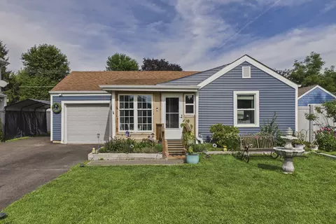 Exterior - 207 Second St, Elgin, IL 60123 photo 2 of 15