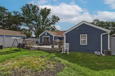 Exterior - 207 Second St, Elgin, IL 60123 photo 8 of 15